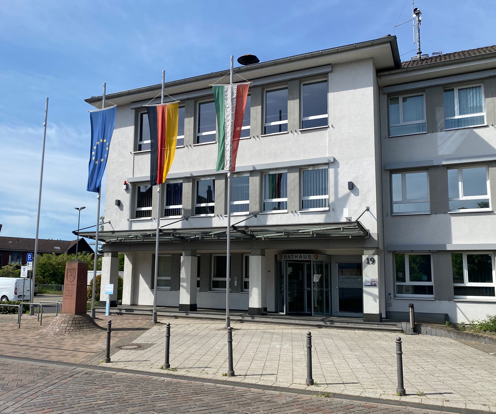 Schließung des Rathauses der Stadt Niederkassel zwischen Weihnachten ...